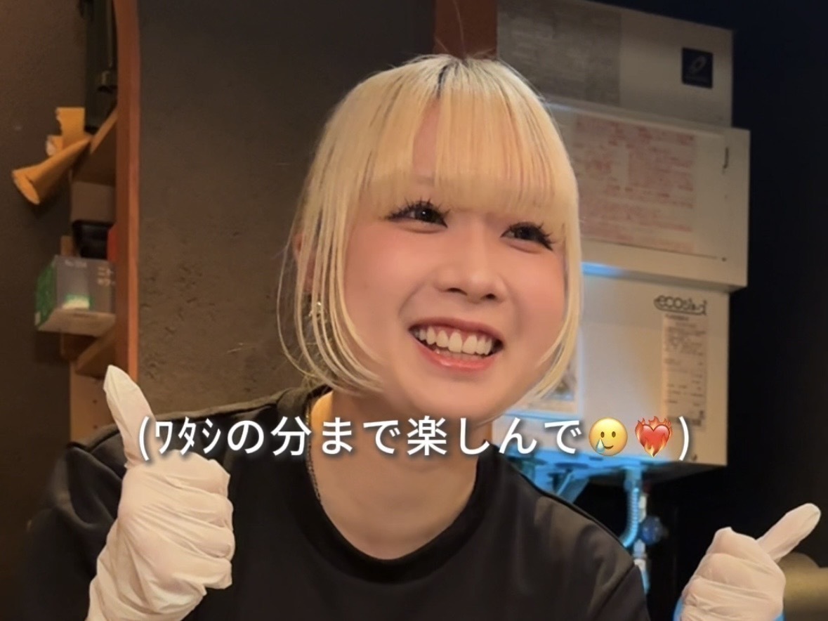 ライブビューイングアリーナにある『麺処 にぼし香 THE LIVE Supported by 大和地所』でラーメン作る女のvlog