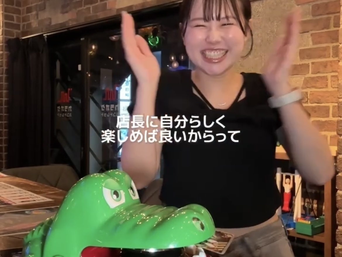自分らしく『KARAOKE HUNDRED』でバイトしてる