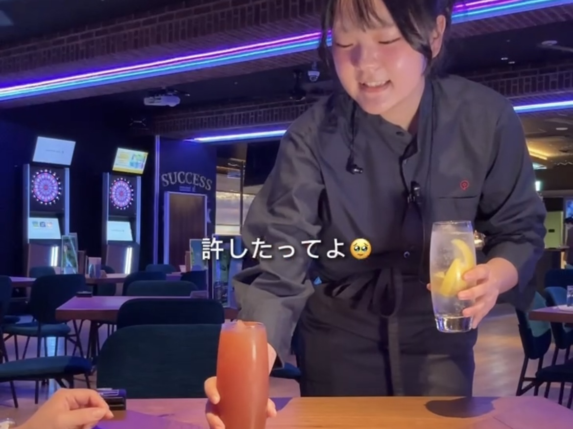 ホテルにあるアミューズメント「SHINAGAWA PIVOT」で働くvlog