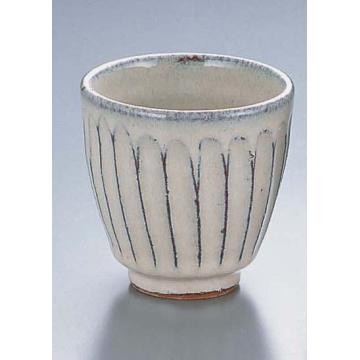 白釉彫湯呑  D06-37