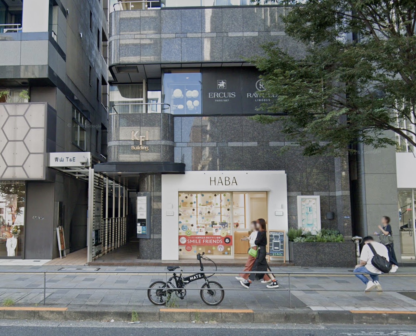 表参道（18.53坪）の店舗物件画像 外観・内観1