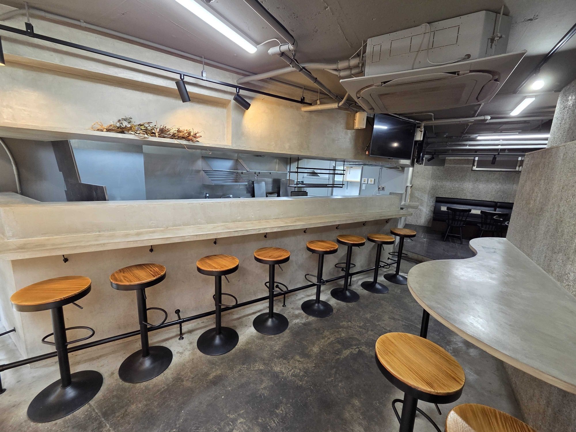 栄（21.17坪）の店舗物件画像 外観・内観1