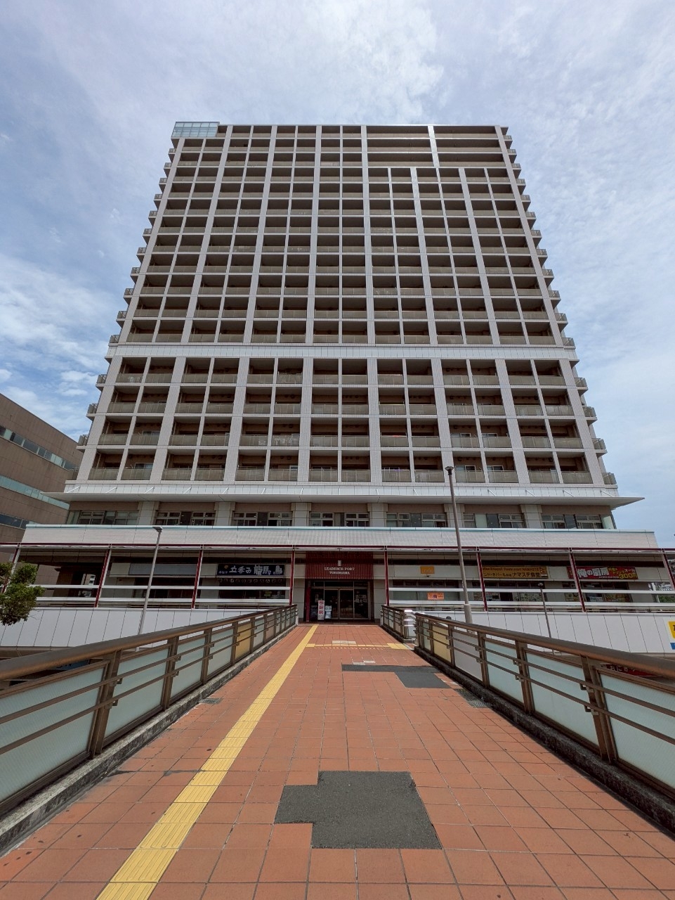 京急東神奈川（5.05坪）の店舗物件画像 外観・内観1