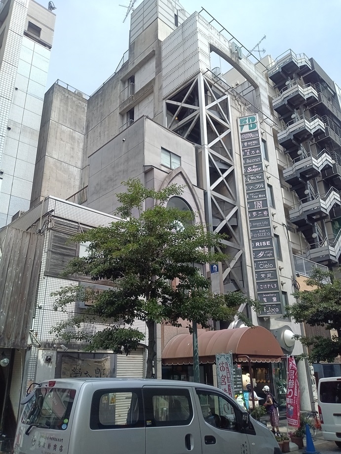 神戸三宮（12.99坪）の店舗物件画像 外観・内観1