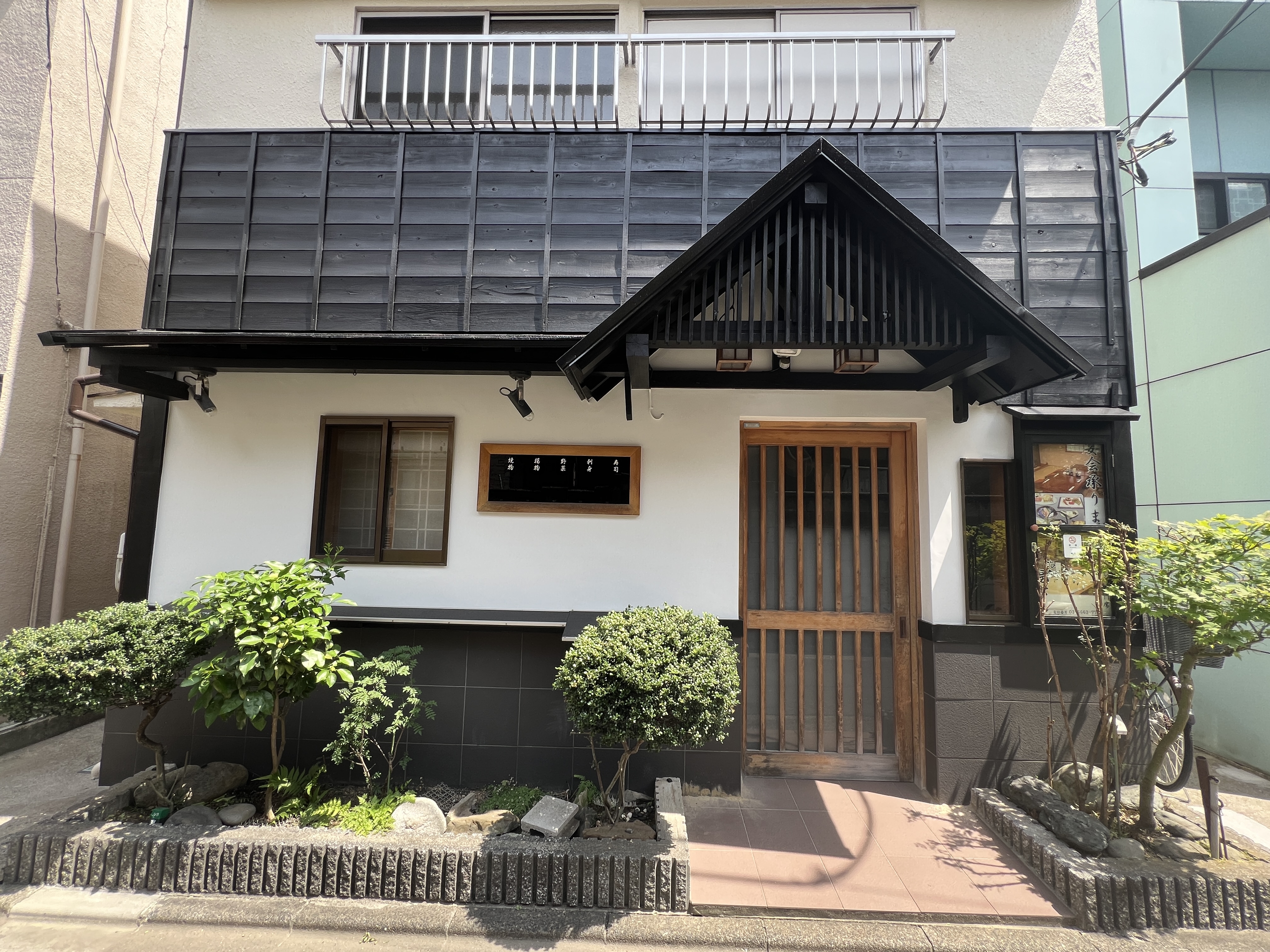 新小岩（16.84坪）の店舗物件画像 外観・内観1