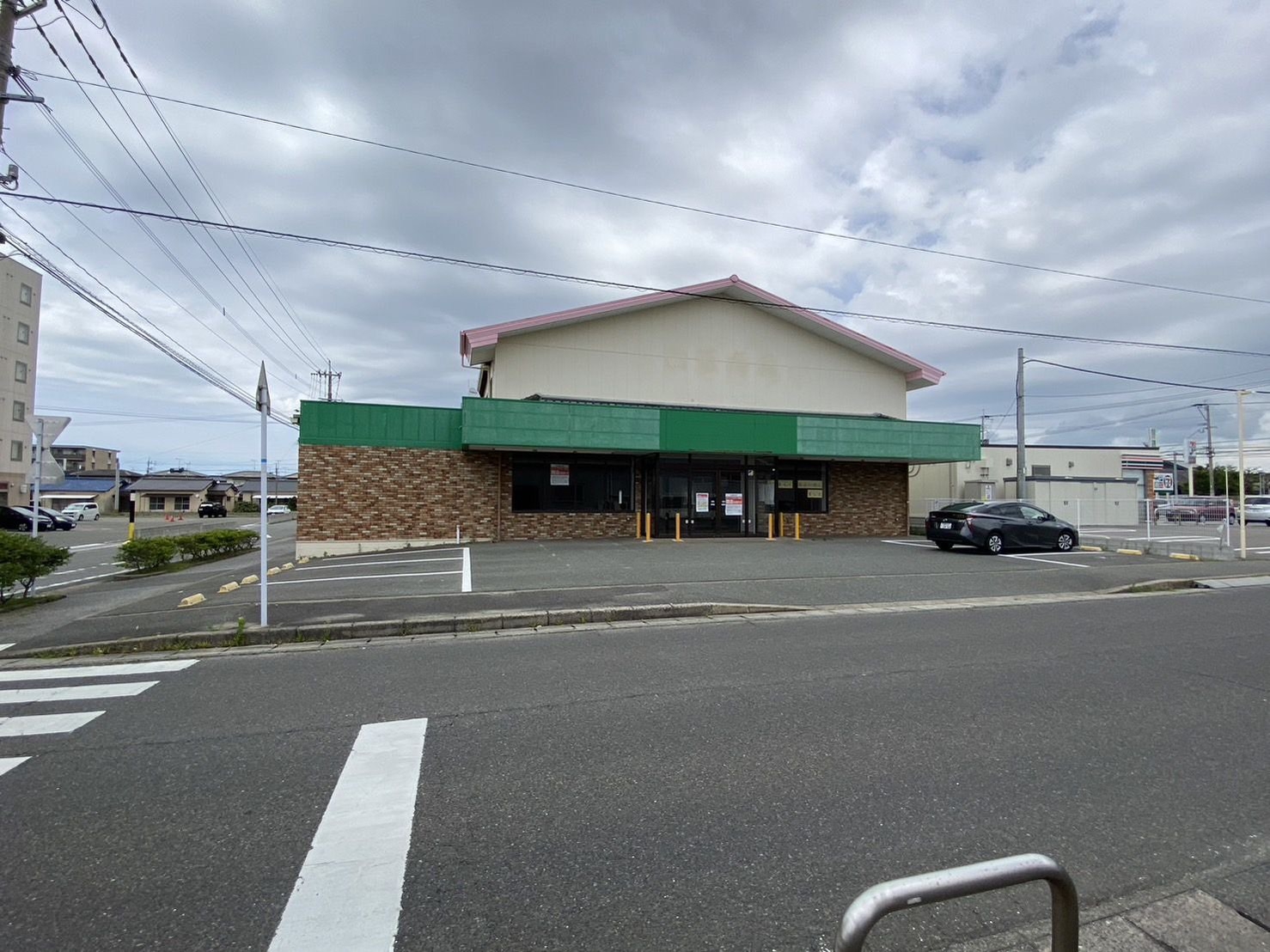 古賀（198.67坪）の店舗物件画像 外観・内観1