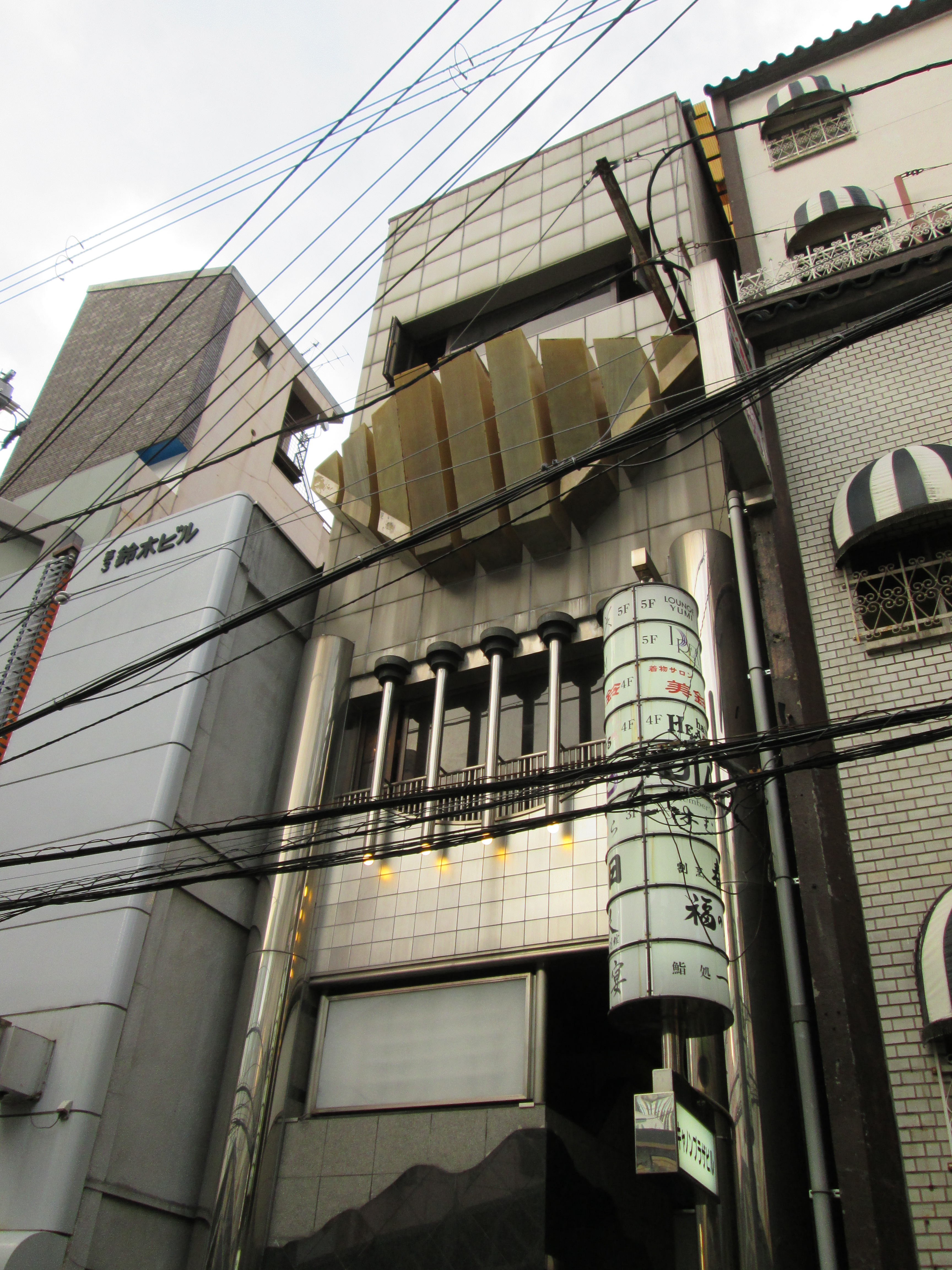 北新地（18坪）の店舗物件画像 外観・内観1