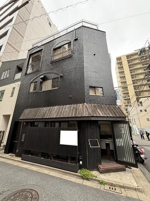 茅場町（15.4坪）の店舗物件画像 外観・内観1