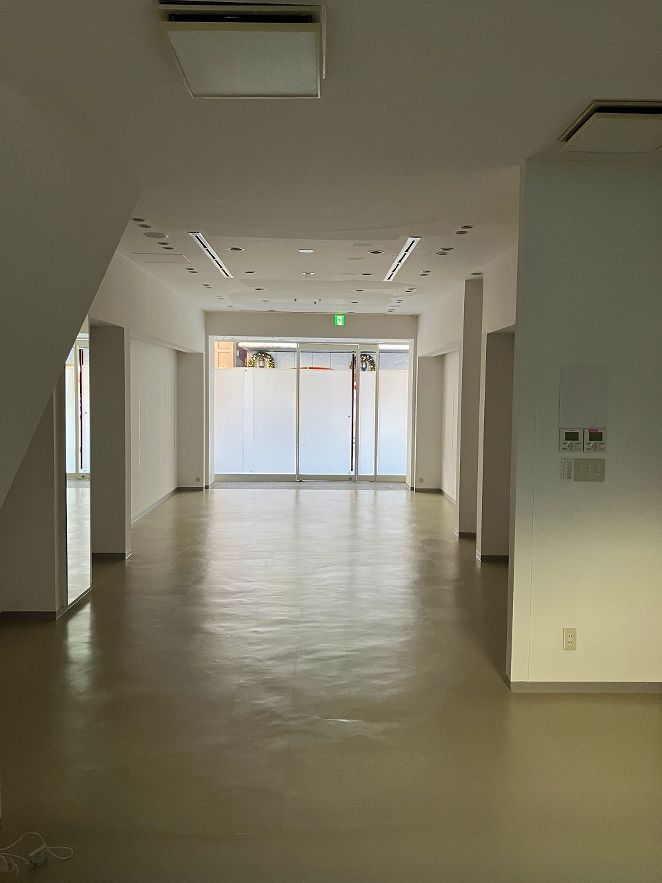石川町（55.27坪）の店舗物件画像 外観・内観1