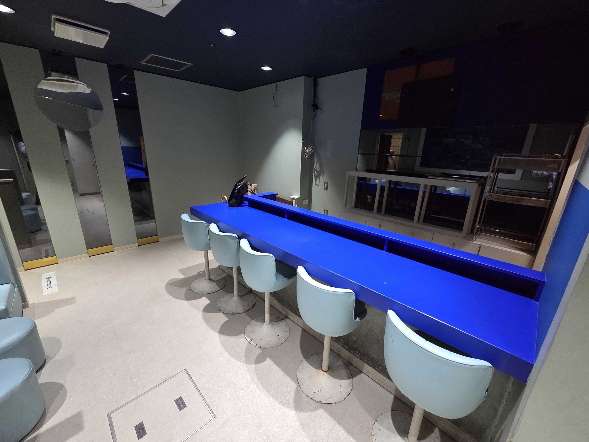栄（10.2坪）の店舗物件画像 外観・内観1