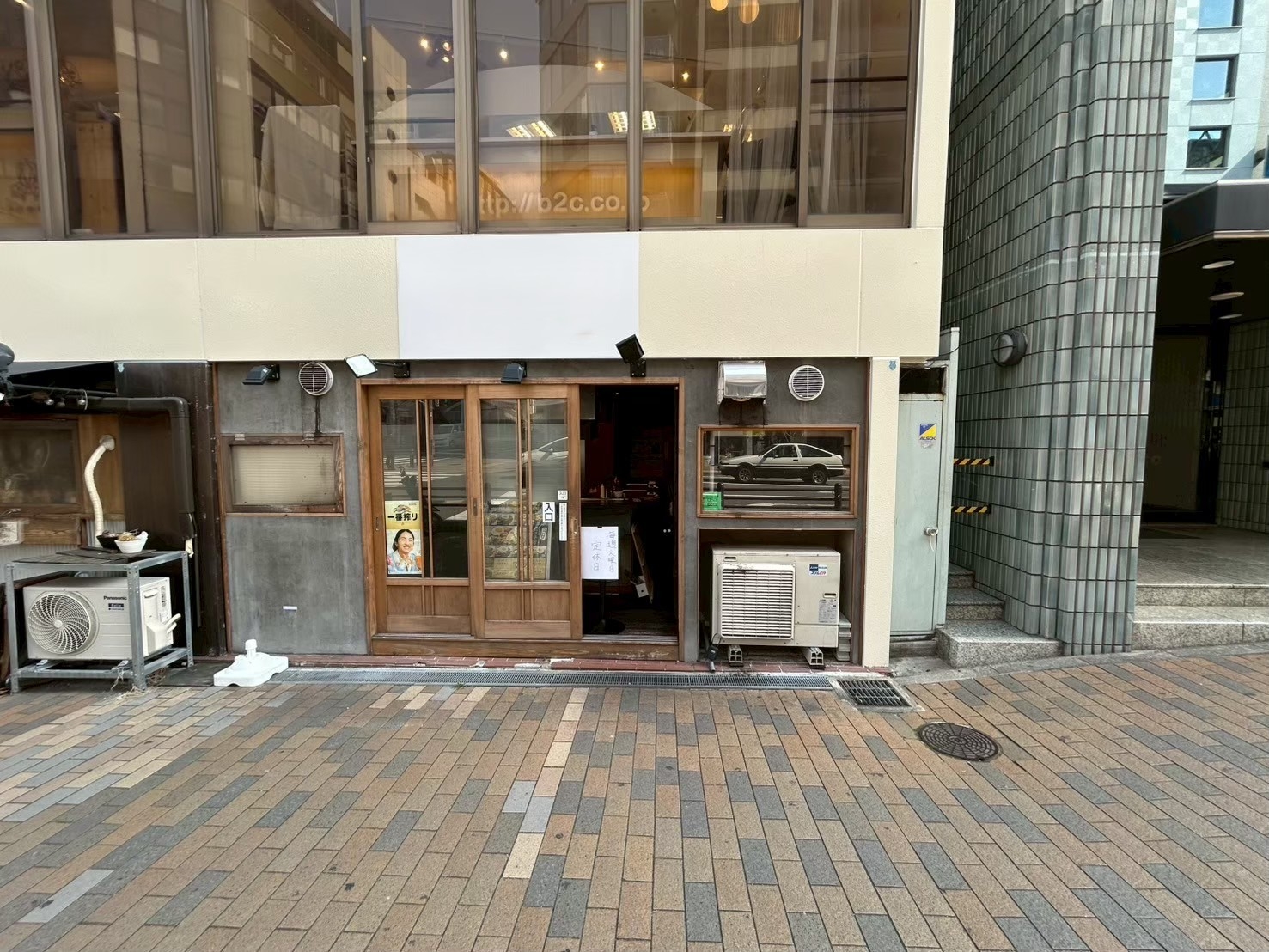 神戸三宮（10坪）の店舗物件画像 外観・内観1