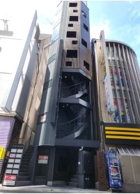 新宿（10.27坪）の店舗物件画像 外観・内観1