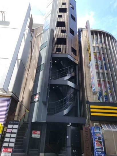 新宿（10.27坪）の店舗物件画像 外観・内観1