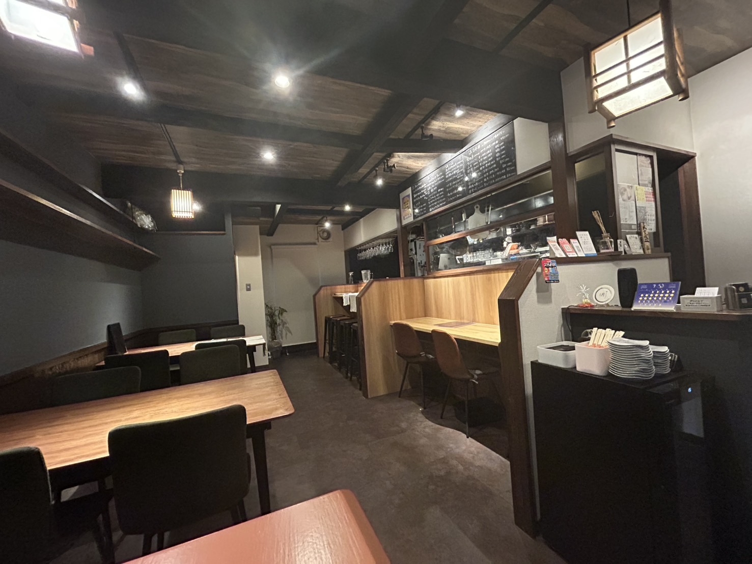 河内小阪（23.75坪）の店舗物件画像 外観・内観1