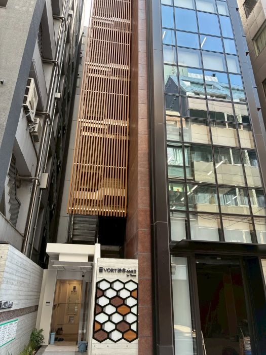 渋谷（17.05坪）の店舗物件画像 外観・内観1