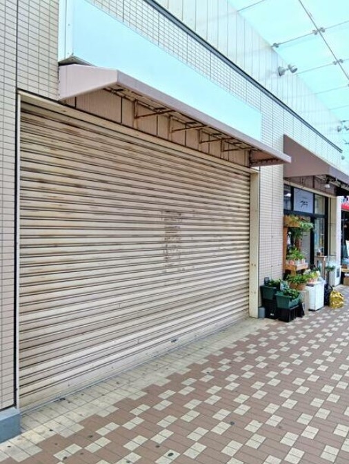 瀬谷（17.85坪）の店舗物件画像 外観・内観1