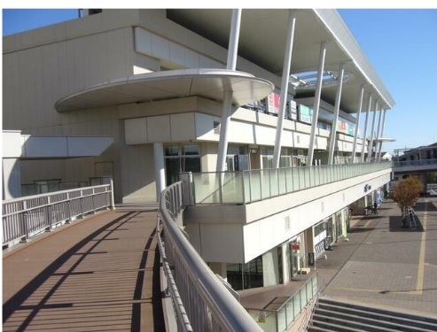 狭山市（40.63坪）の店舗物件画像 外観・内観1