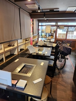 黄金町（16.5坪）の店舗物件画像 外観・内観1