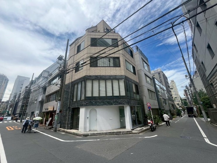 渋谷（13.34坪）の店舗物件画像 外観・内観1