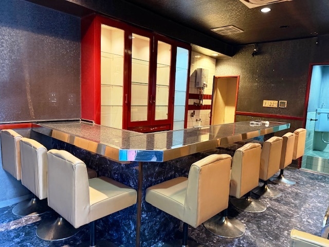 塚本（5.73坪）の店舗物件画像 外観・内観1