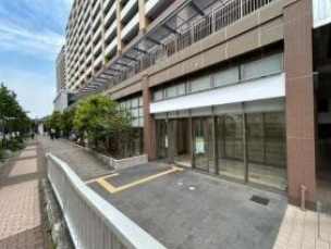 コスモスクエア（397.41坪）の店舗物件画像 外観・内観1