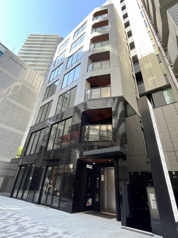 表参道（15.51坪）の店舗物件画像 外観・内観1