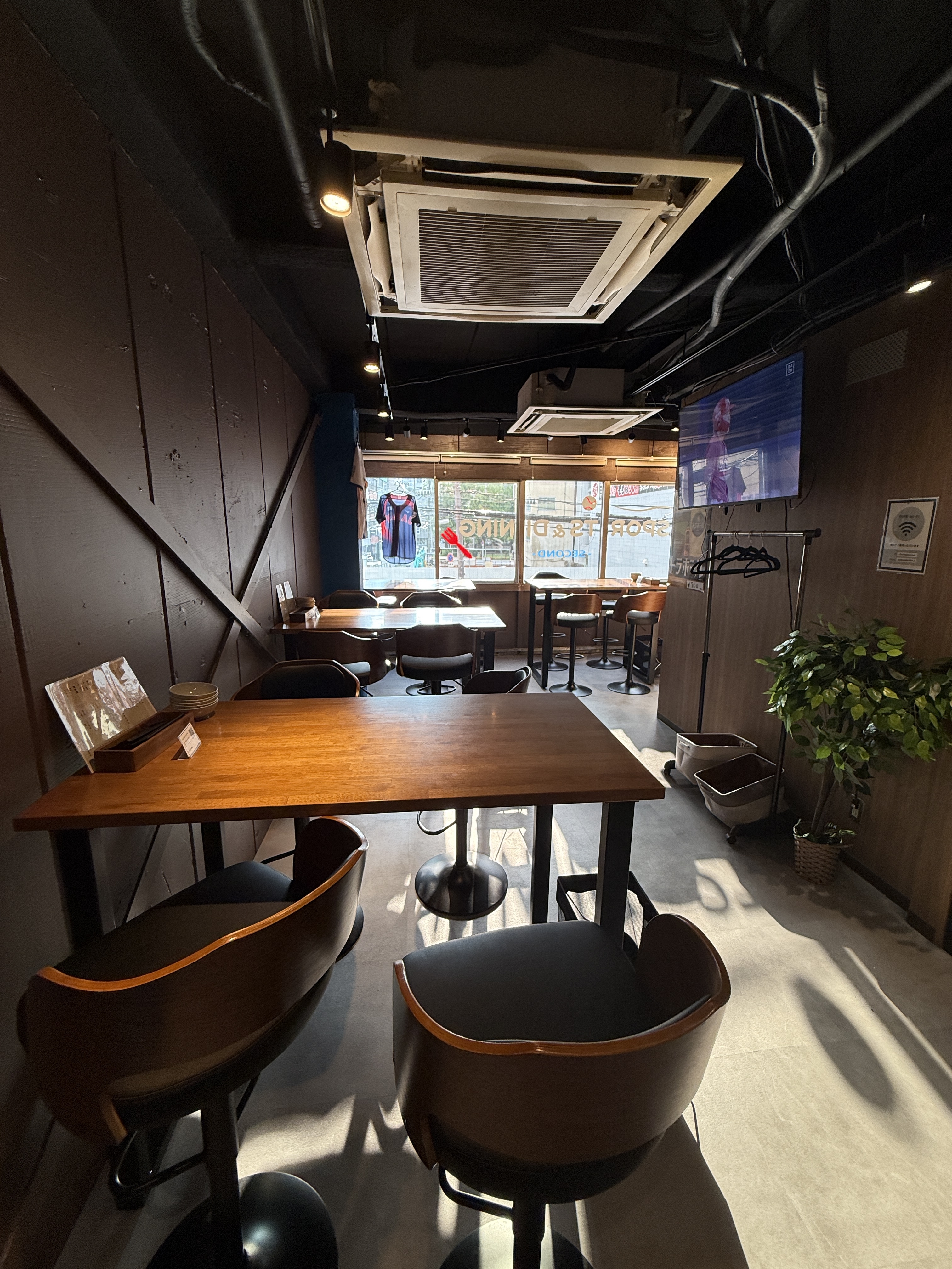阿波座（20.69坪）の店舗物件画像 外観・内観1