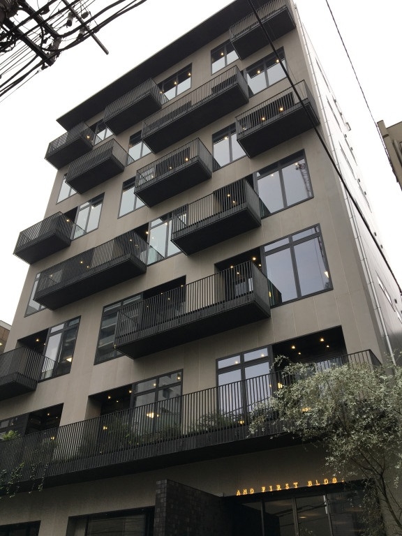 渋谷（74.2坪）の店舗物件画像 外観・内観1