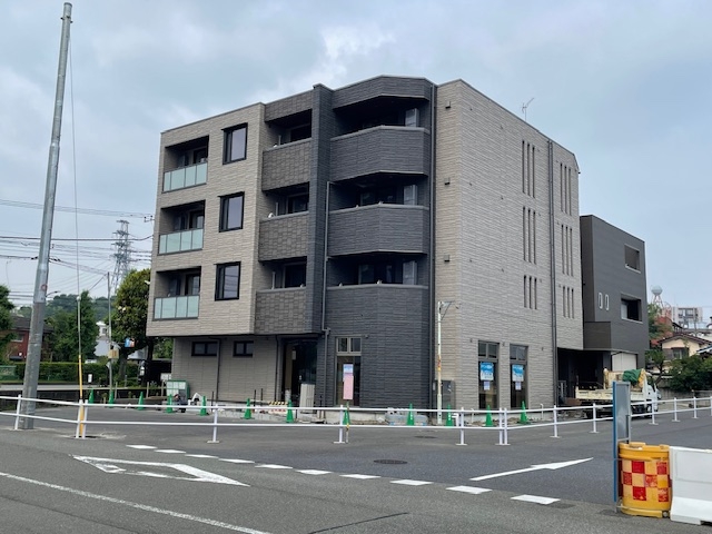 稲城長沼（44.93坪）の店舗物件画像 外観・内観1