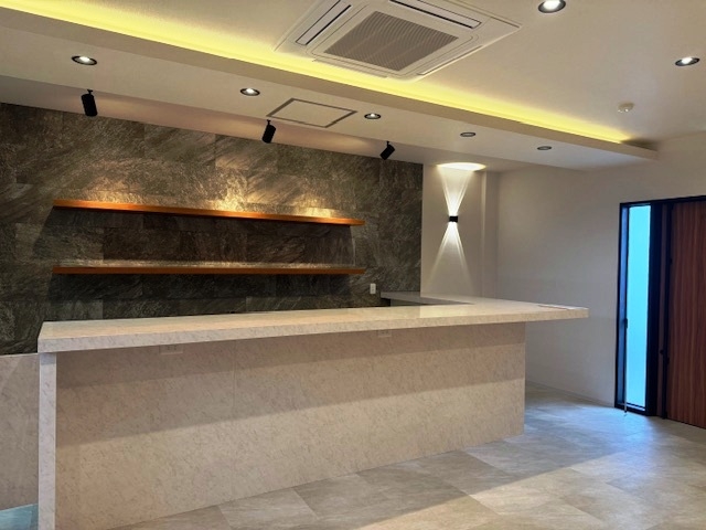 信太山（13坪）の店舗物件画像 外観・内観1