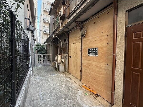 長堀橋（4.4坪）の店舗物件画像 外観・内観1