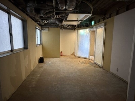 栄（15.6坪）の店舗物件画像 外観・内観1