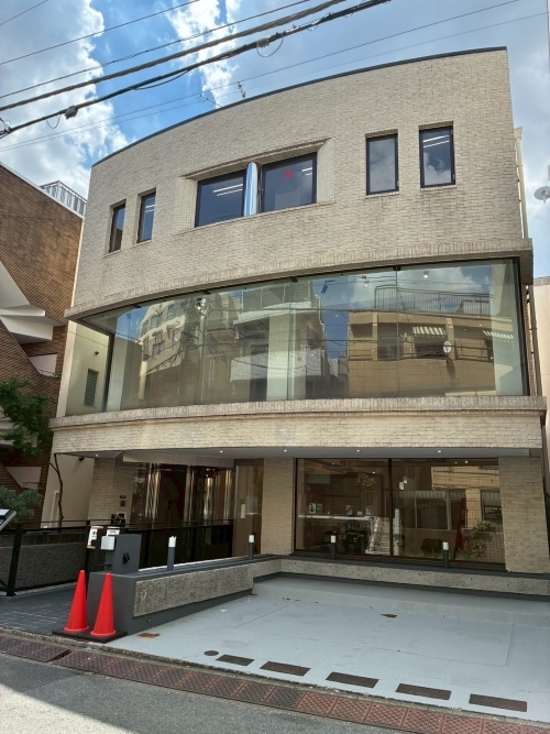 北参道（101.37坪）の店舗物件画像 外観・内観1