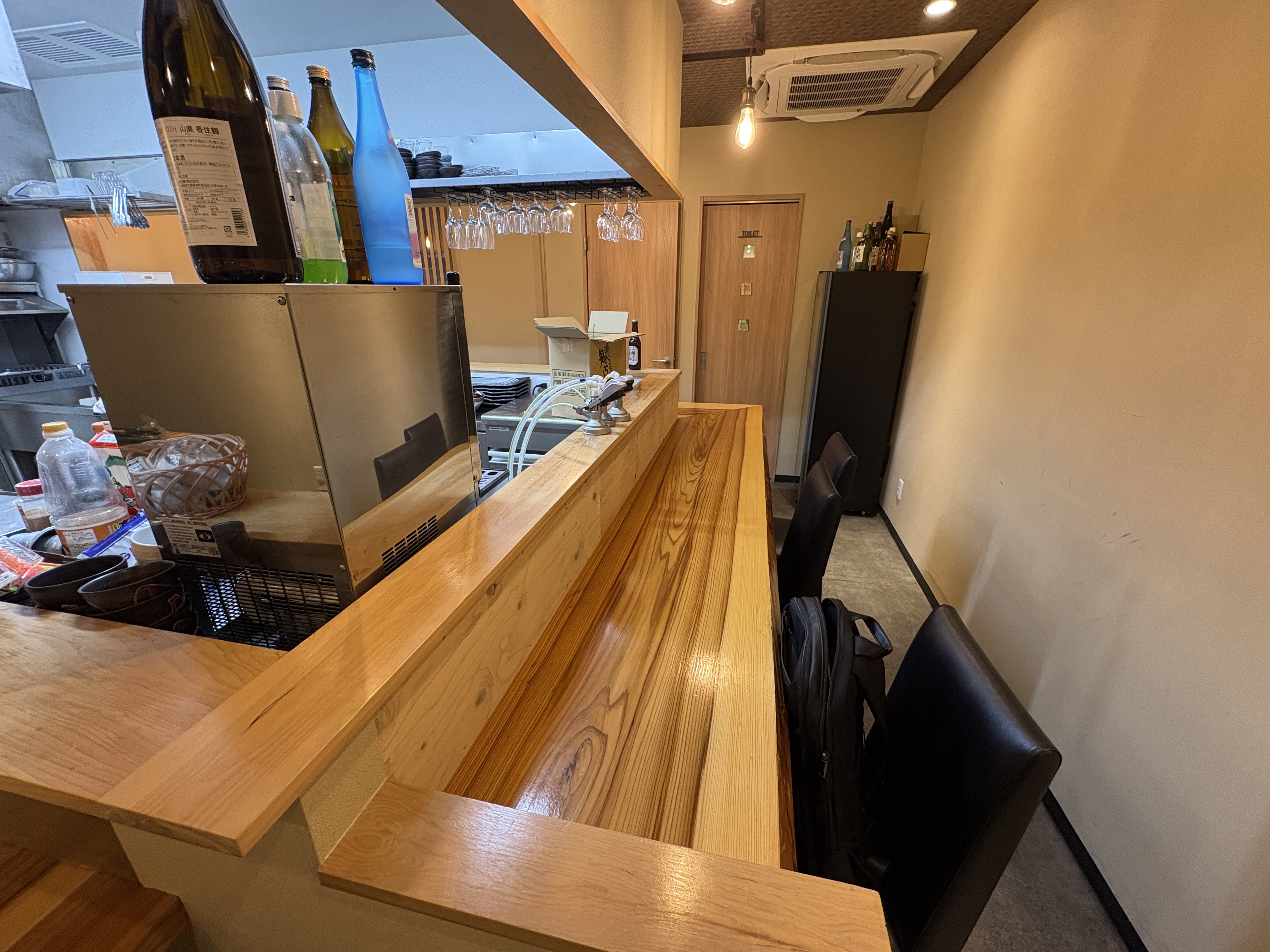 元町(16.11坪)の店舗物件画像 外観・内観1