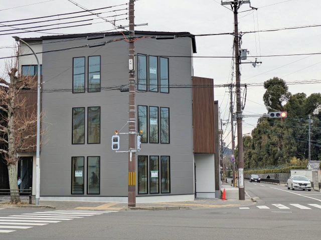 神宮丸太町（9.14坪）の店舗物件画像 外観・内観1