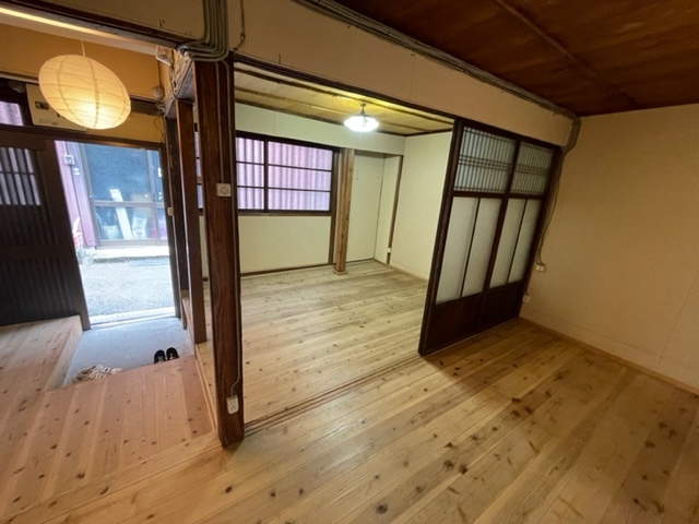 谷町六丁目（10.89坪）の店舗物件画像 外観・内観1