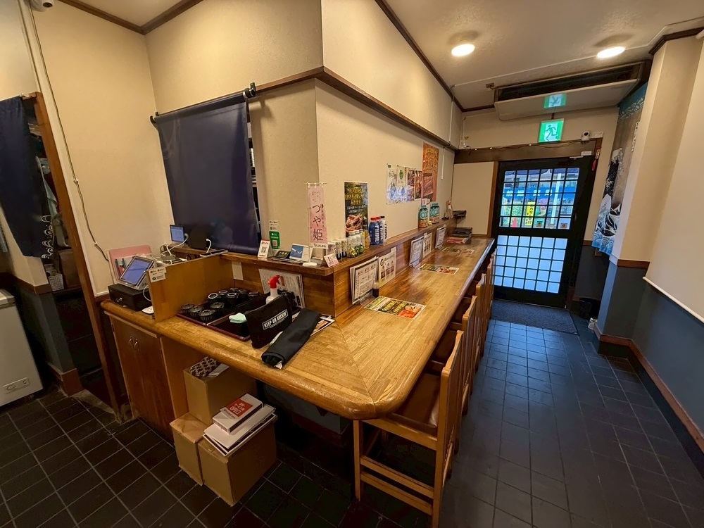 大鳥居（18坪）の店舗物件画像 外観・内観1