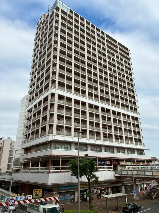東神奈川（13.44坪）の店舗物件画像 外観・内観1