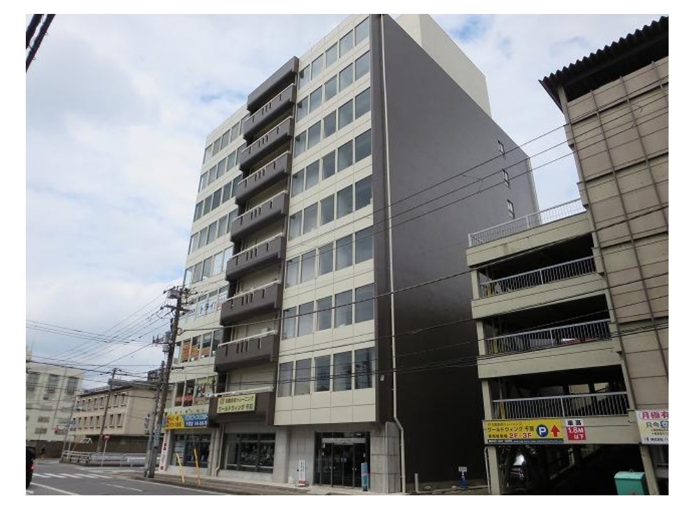 千葉みなと（52.8坪）の店舗物件画像 外観・内観1