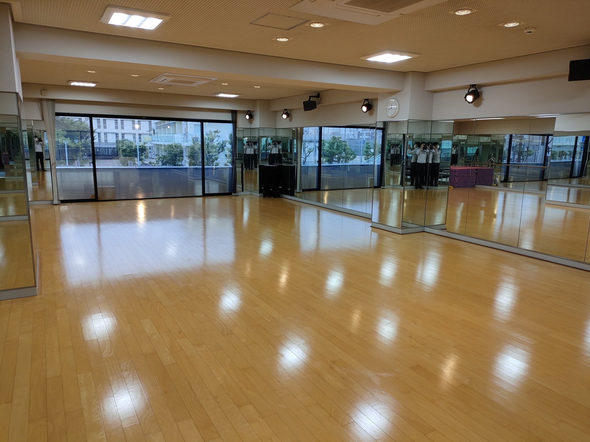 大国町（65坪）の店舗物件画像 外観・内観1