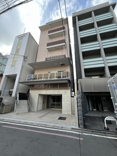 烏丸（45.29坪）の店舗物件画像 外観・内観1