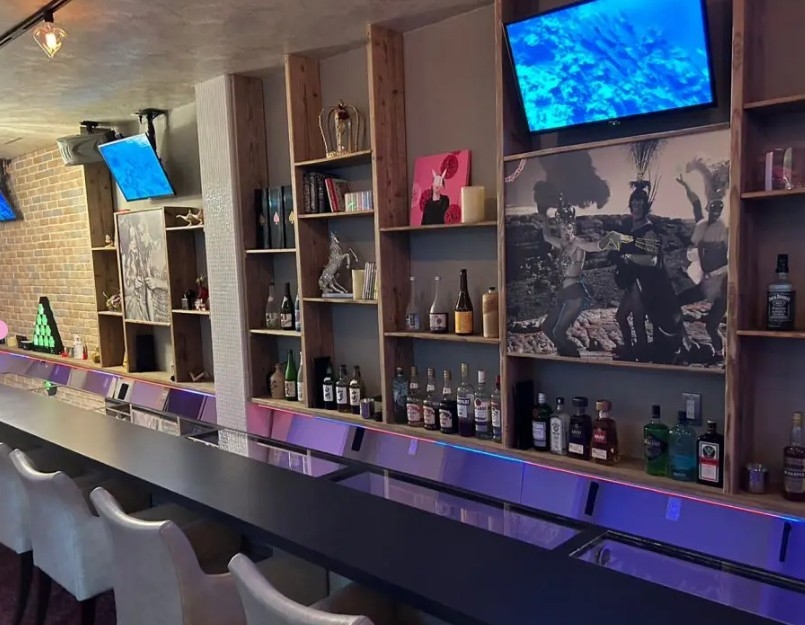 五反田(15坪)の店舗物件画像 外観・内観1