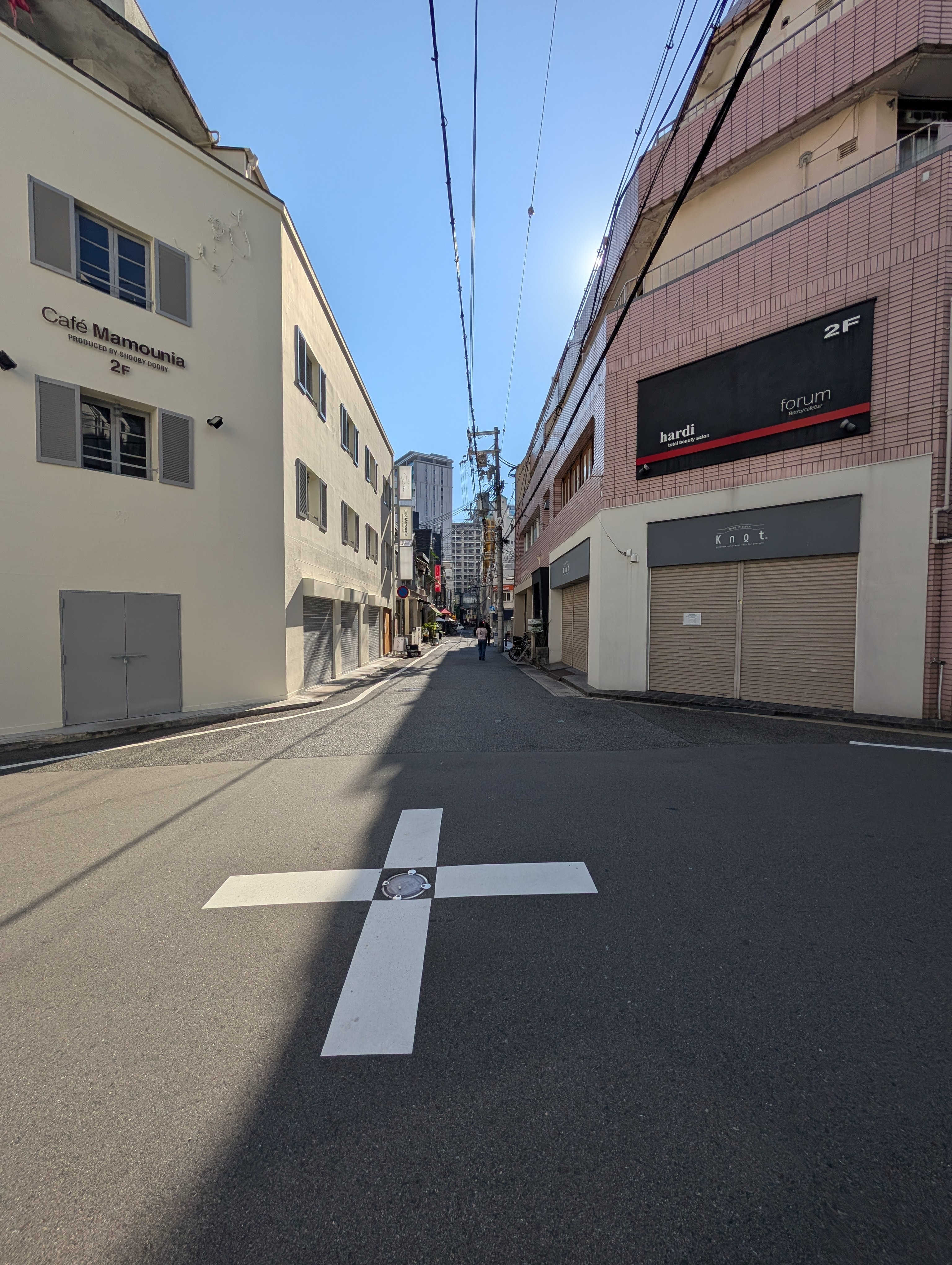 元町（19.96坪）の店舗物件画像 外観・内観1