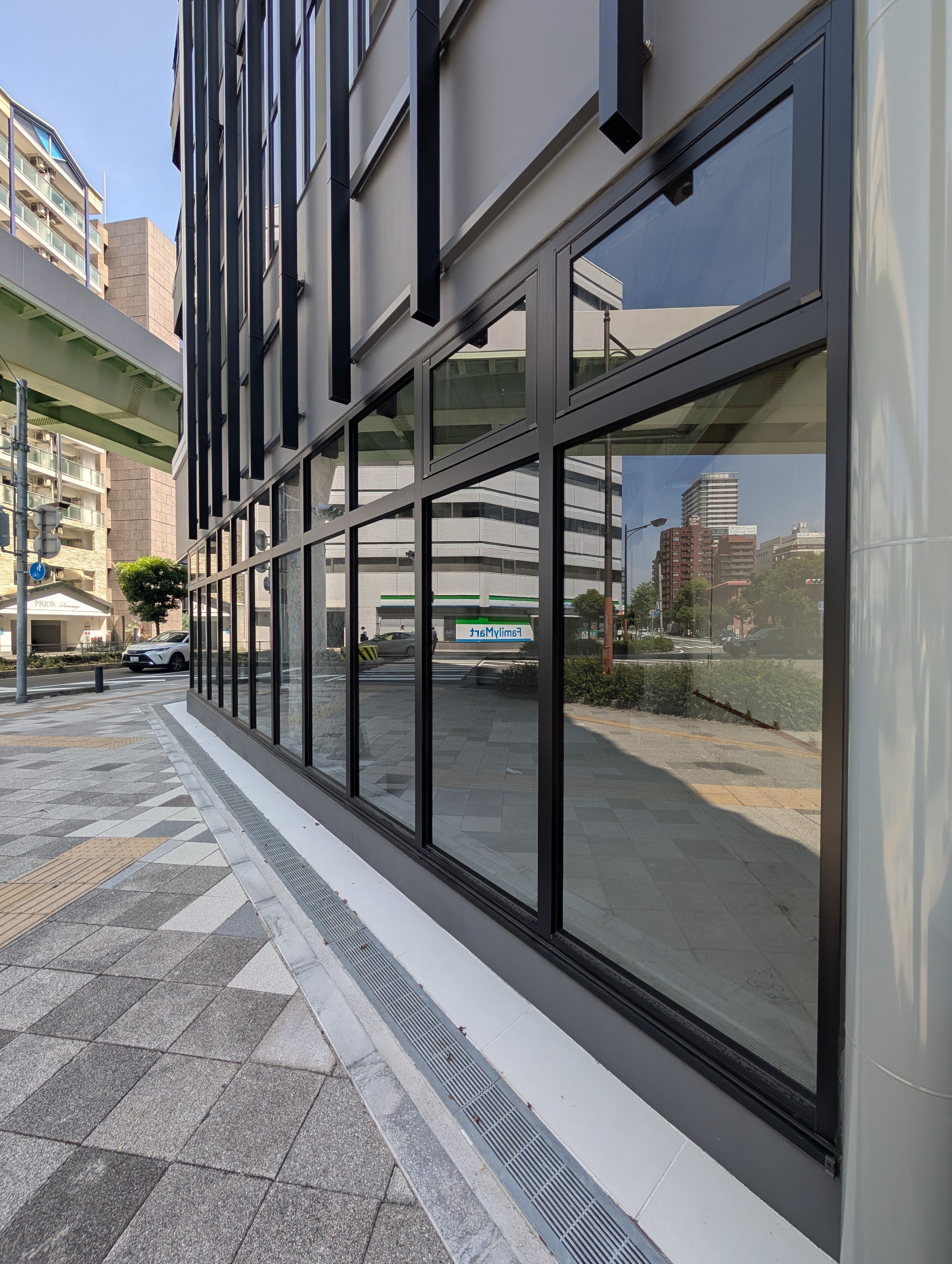 三ノ宮(25.79坪)の店舗物件画像 外観・内観1