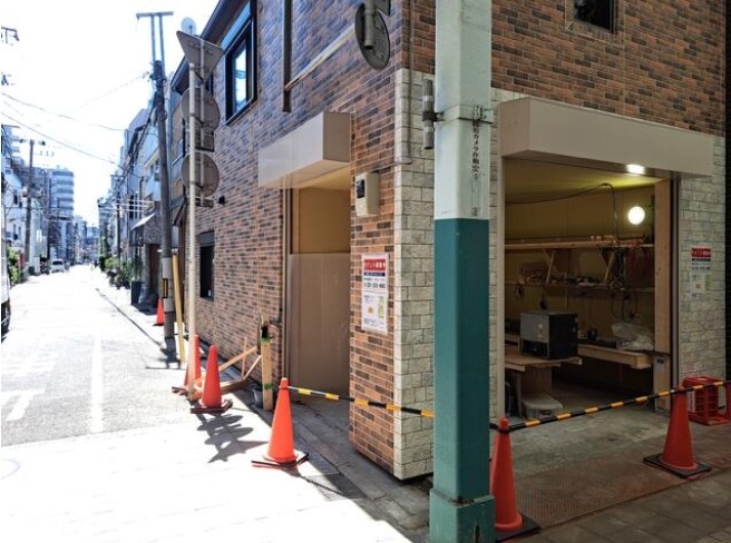 阪東橋(8.19坪)の店舗物件画像 外観・内観1