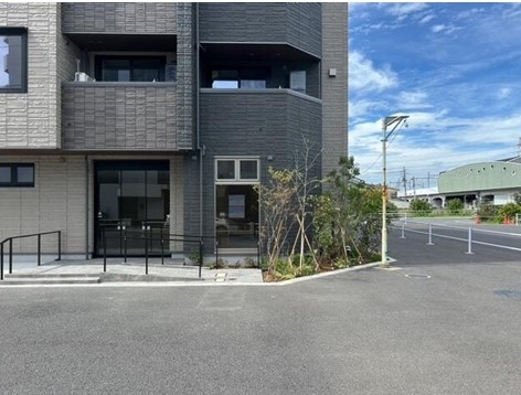 稲城長沼(44.94坪)の店舗物件画像 外観・内観1