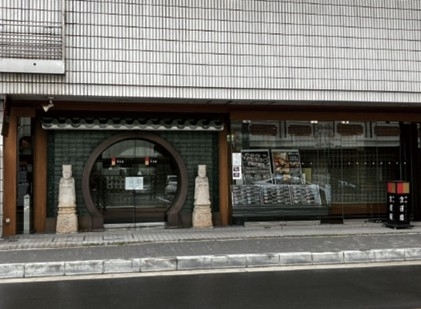 江坂（101坪）の店舗物件画像 外観・内観1