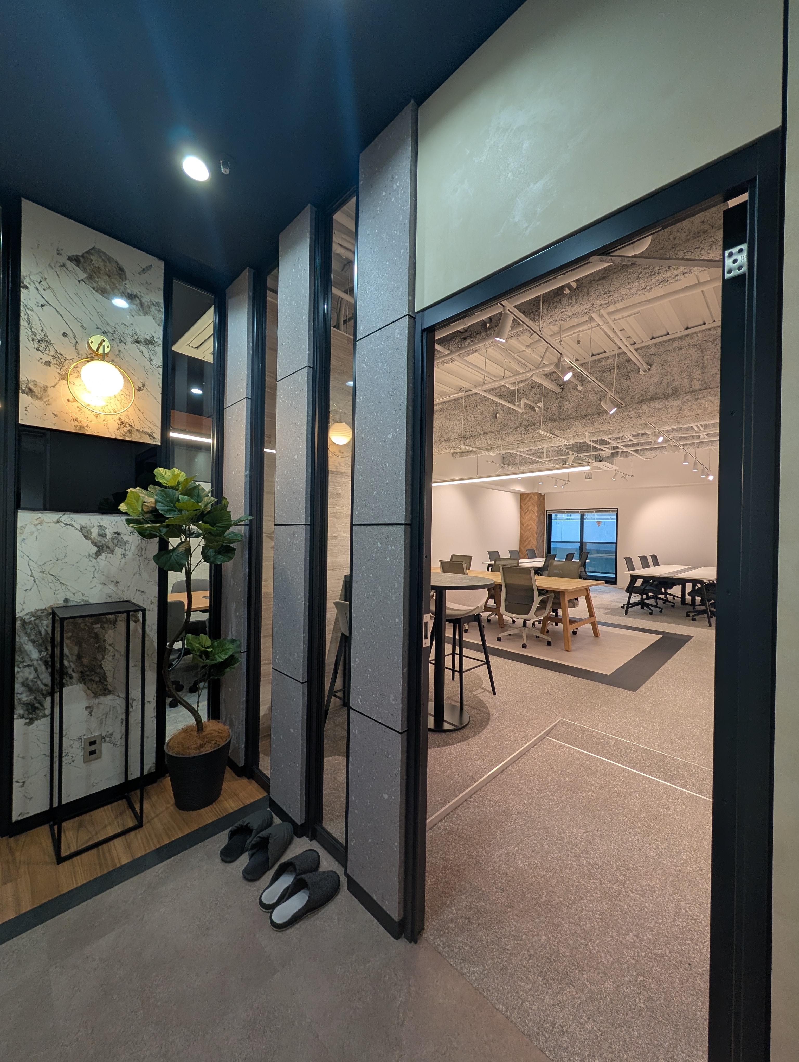 三ノ宮（24.42坪）の店舗物件画像 外観・内観1