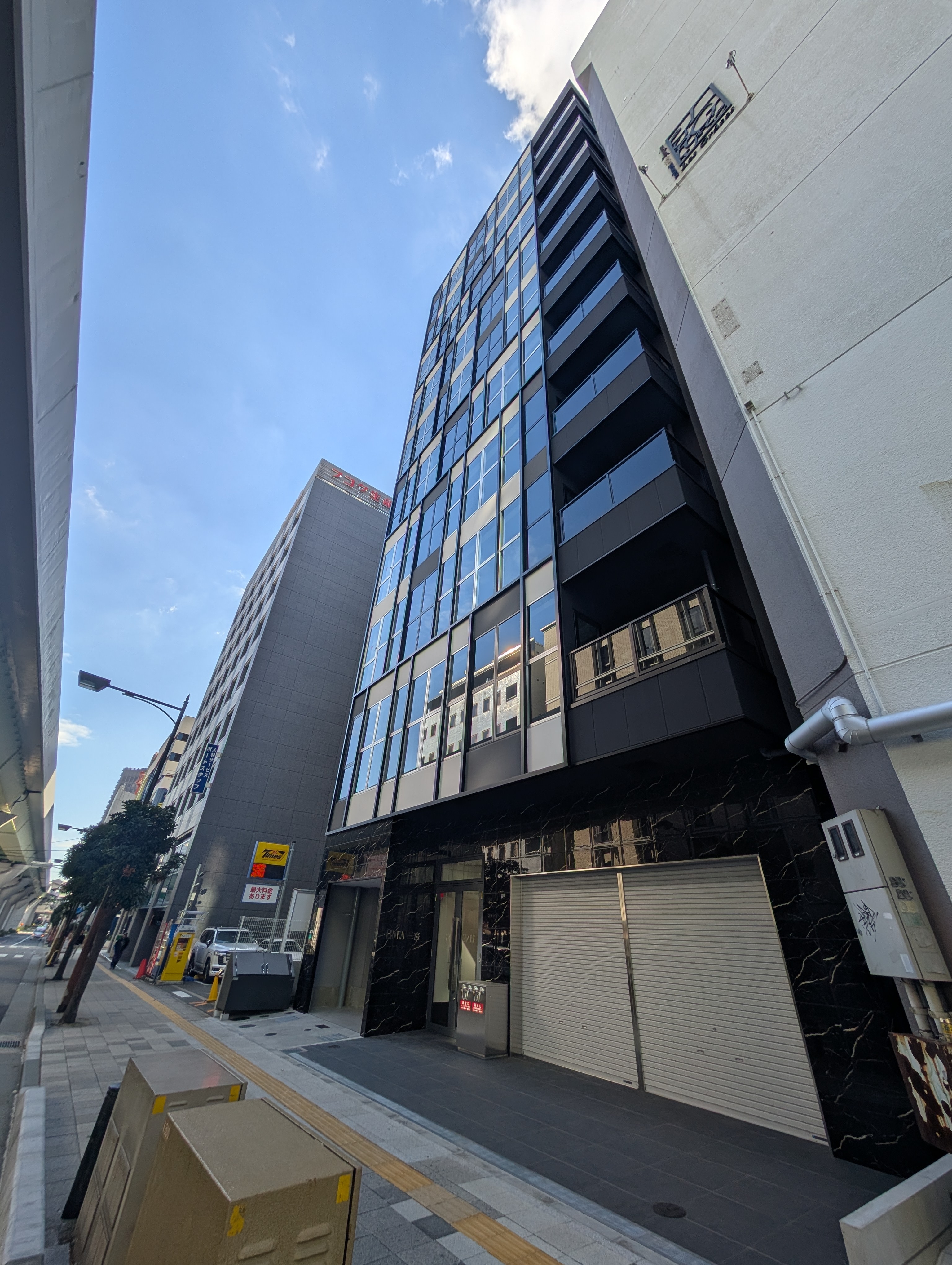 三ノ宮（51.65坪）の店舗物件画像 外観・内観1