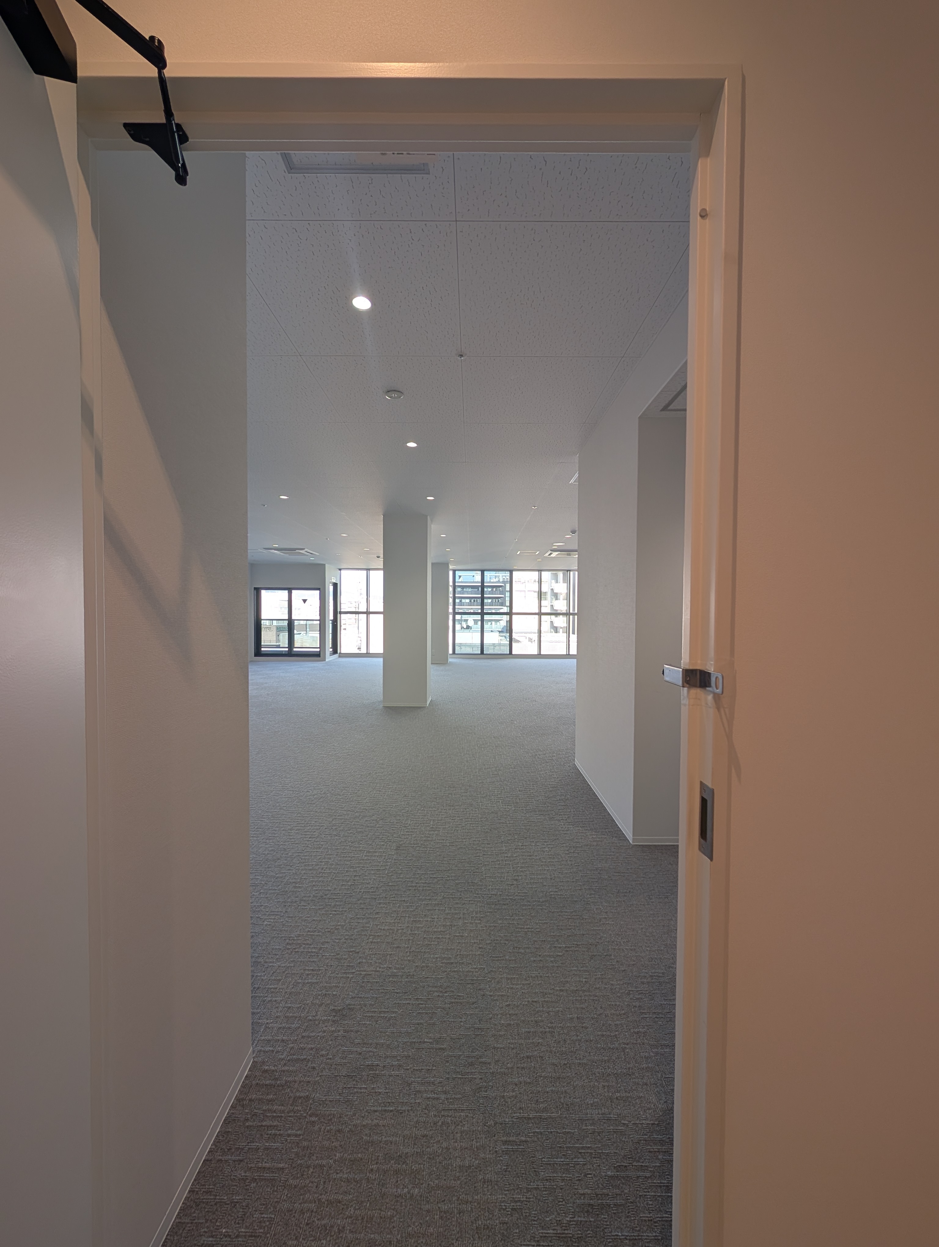 三ノ宮（51.65坪）の店舗物件画像 外観・内観1